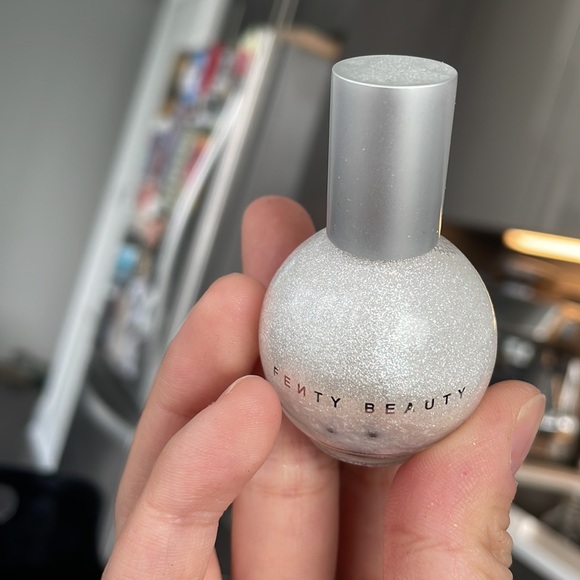 fenty beauty liquid diamond bomb - Picture 3 of 3